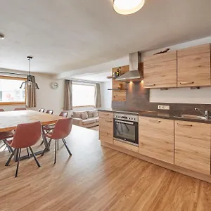 https://glemm-lodge-apartments-by-holidayflats24.saalbachhinterglemmhotels.com